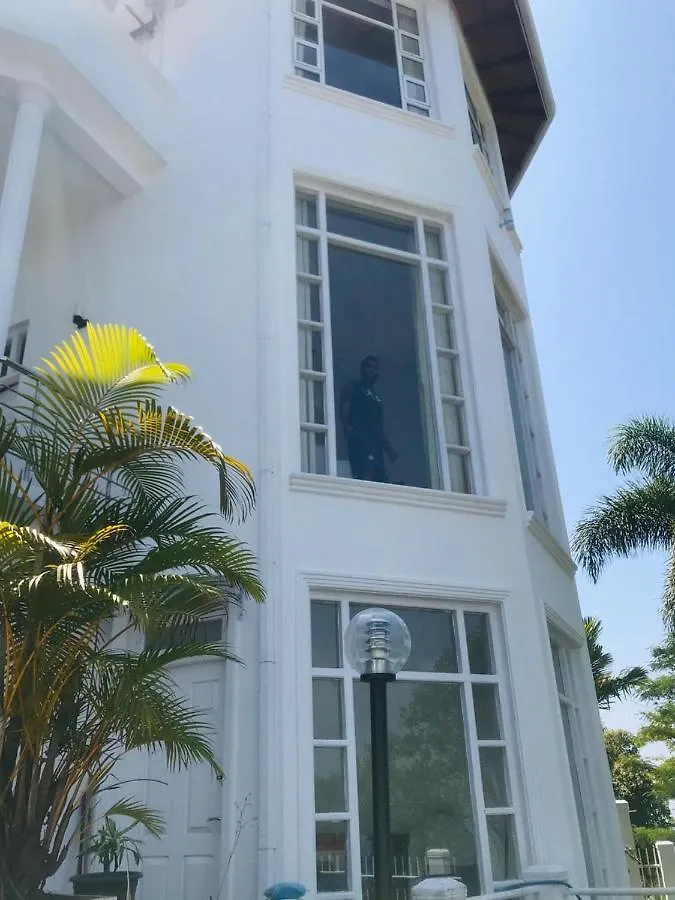 The White Villa Kandy Hotel